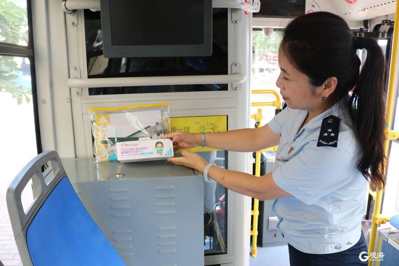 設立"護學崗"、備好應急袋&hellip;青島公交全力護航"開學季"